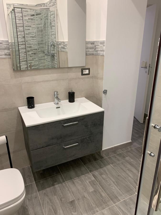 Vicolo Etnea Apartment Catania Bagian luar foto